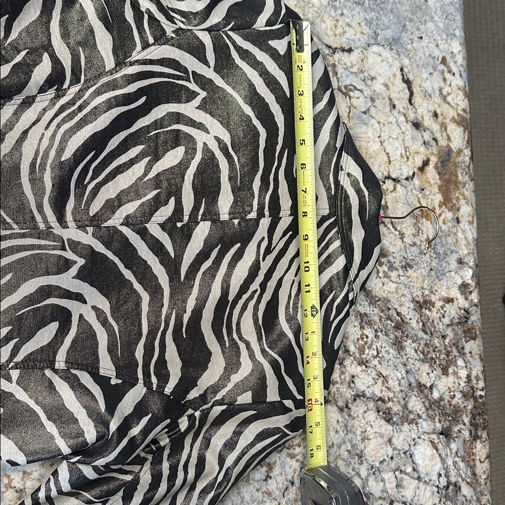 Beautiful Cache gold metallic zebra print long jacket sz LG pockets fully lined - Picture 13 of 13